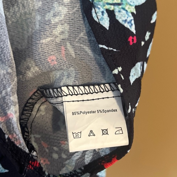 BLUETIME 2XL Floral Boho 3/4 Sleeve Front Tie Blouse Amazon - Picture 9 of 9